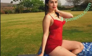 Avneet Kaur / avneetkaur_13 nude photo #0054