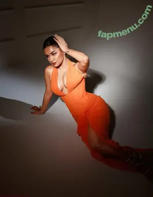 Avneet Kaur / avneetkaur_13 nude photo #0124