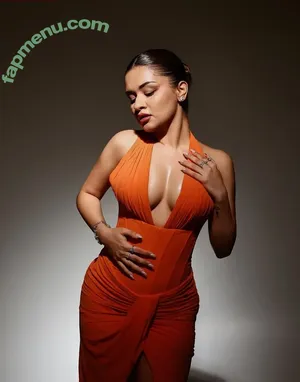 Avneet Kaur / avneetkaur_13 nude photo #0128