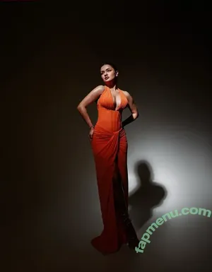 Avneet Kaur / avneetkaur_13 nude photo #0134