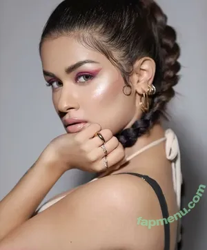 Avneet Kaur / avneetkaur_13 nude photo #0160