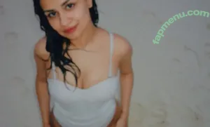 Avneet Kaur / avneetkaur_13 nude photo #0219