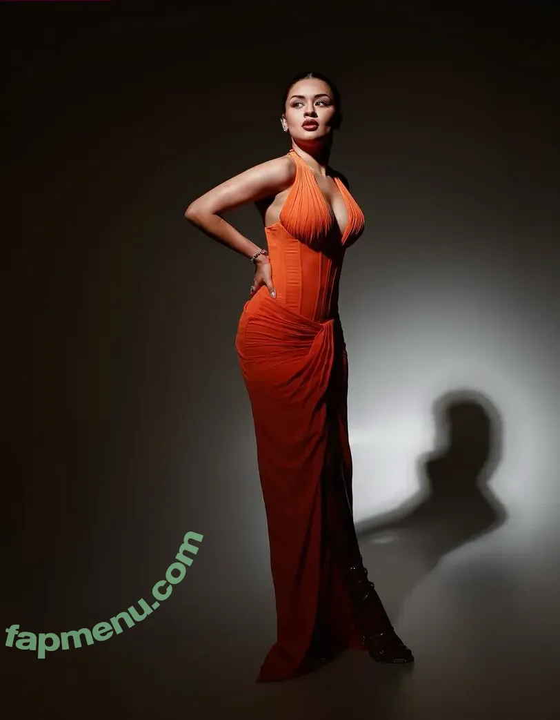 Avneet Kaur nude photo #0138 (avneetkaur_13)