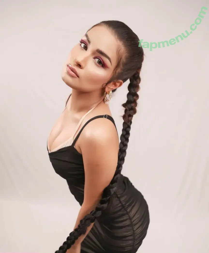 Avneet Kaur nude photo #0156 (avneetkaur_13)