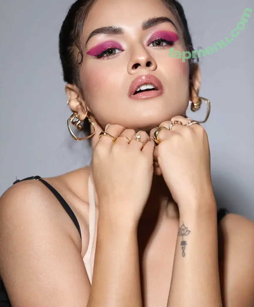 Avneet Kaur nude photo #0157 (avneetkaur_13)