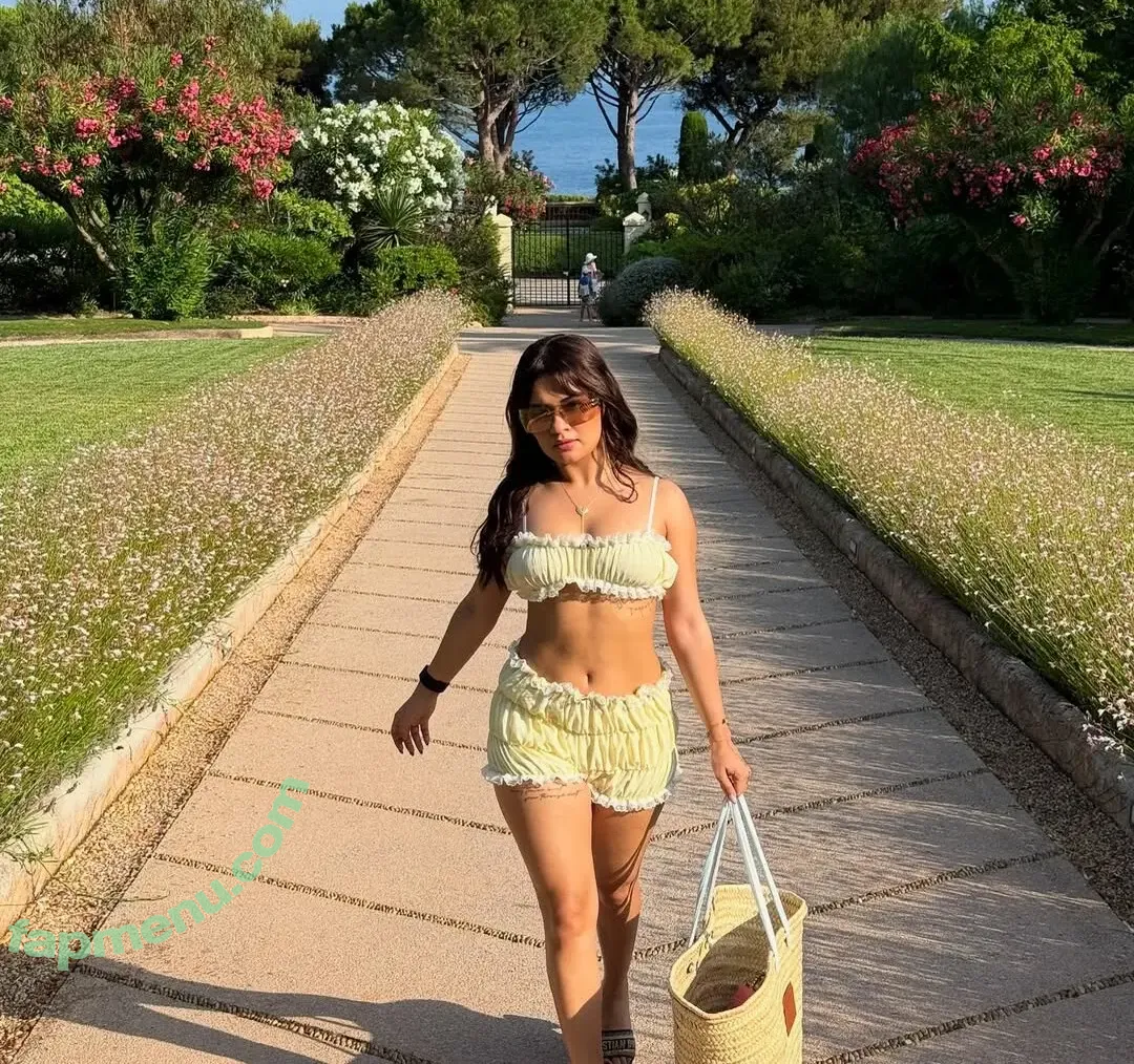 Avneet Kaur nude photo #0202 (avneetkaur_13)