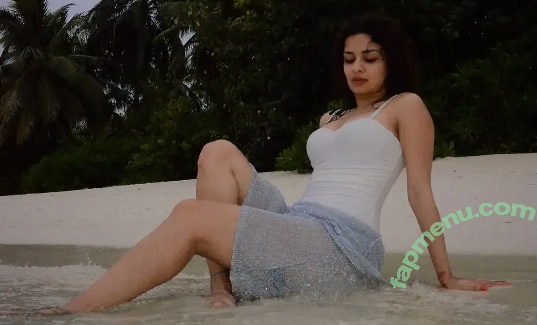 Avneet Kaur nude photo #0223 (avneetkaur_13)