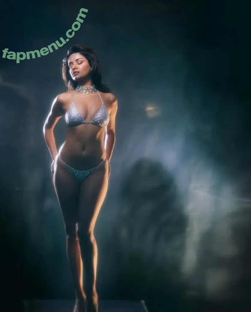 Avneet Kaur nude photo #0250 (avneetkaur_13)