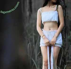avravira / Ana / ummuavra nude photo #0005