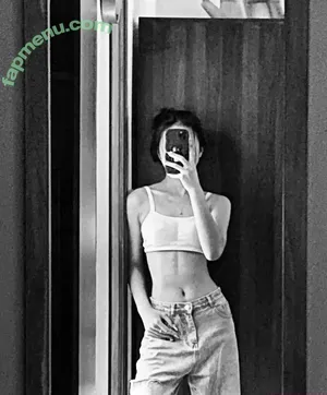 avravira / Ana / ummuavra nude photo #0017