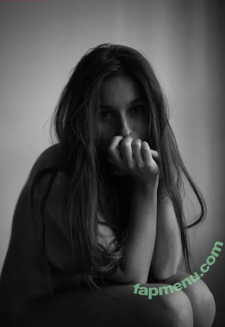 Avrelia Amaris nude photo #0099 (avreliee)