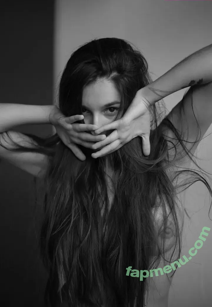 Avrelia Amaris nude photo #0102 (avreliee)