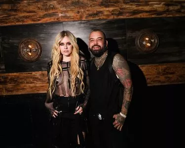 Avril Lavigne / AvrilLavigne nude photo #0662