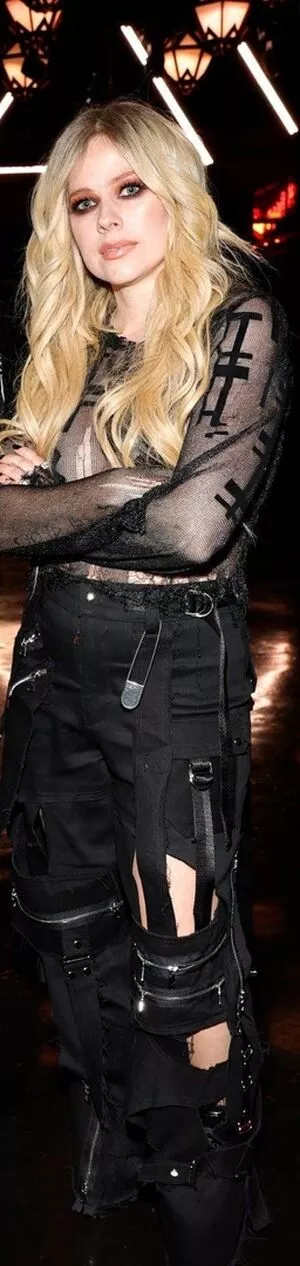 Avril Lavigne / AvrilLavigne nude photo #0666