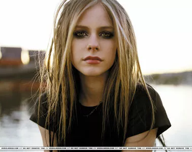 Avril Lavigne / AvrilLavigne nude photo #0679