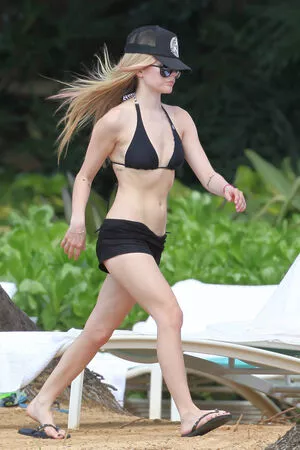 Avril Lavigne / AvrilLavigne nude photo #0699