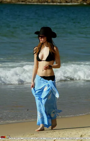 Avril Lavigne / AvrilLavigne nude photo #0712
