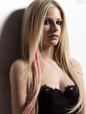 Avril Lavigne / AvrilLavigne nude photo #0731