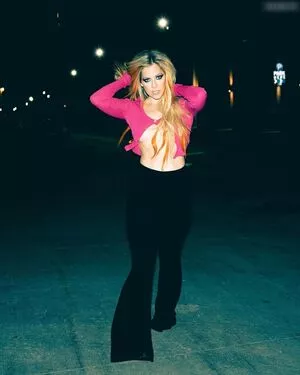 Avril Lavigne / AvrilLavigne nude photo #0784