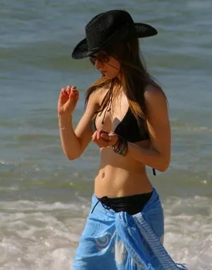 Avril Lavigne / AvrilLavigne nude photo #0806