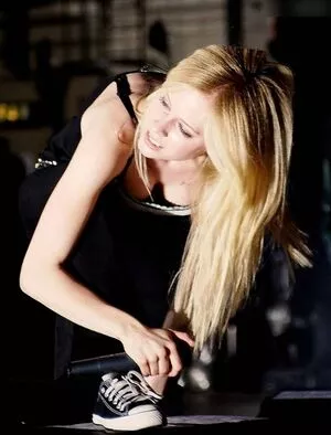 Avril Lavigne / AvrilLavigne nude photo #0833