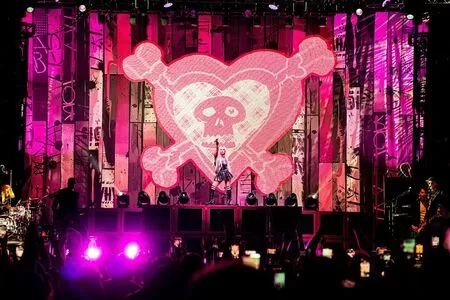 Avril Lavigne / AvrilLavigne nude photo #0838