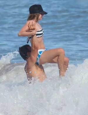 Avril Lavigne / AvrilLavigne nude photo #0861