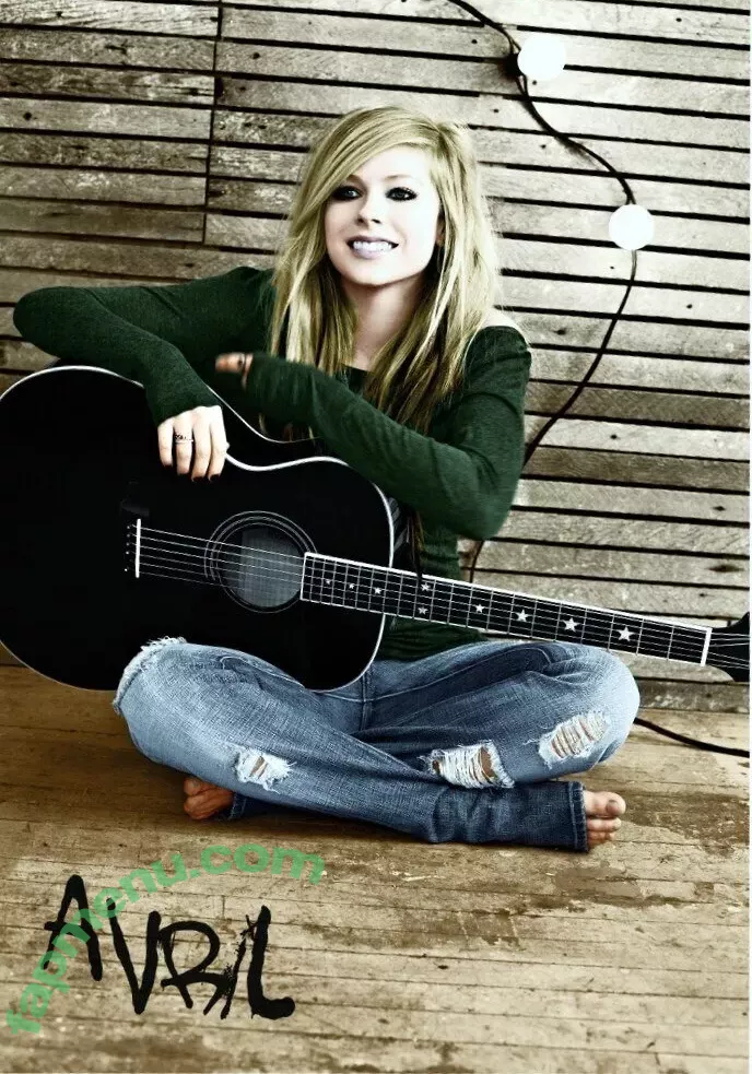 Avril Lavigne nude photo #0623 (AvrilLavigne)