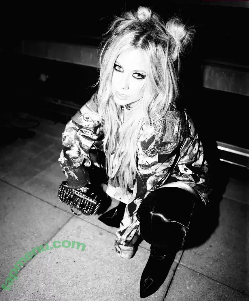 Avril Lavigne nude photo #0627 (AvrilLavigne)