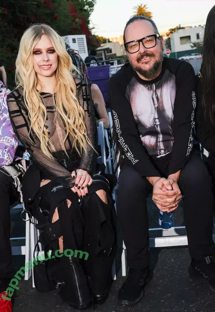 Avril Lavigne nude photo #0664 (AvrilLavigne)