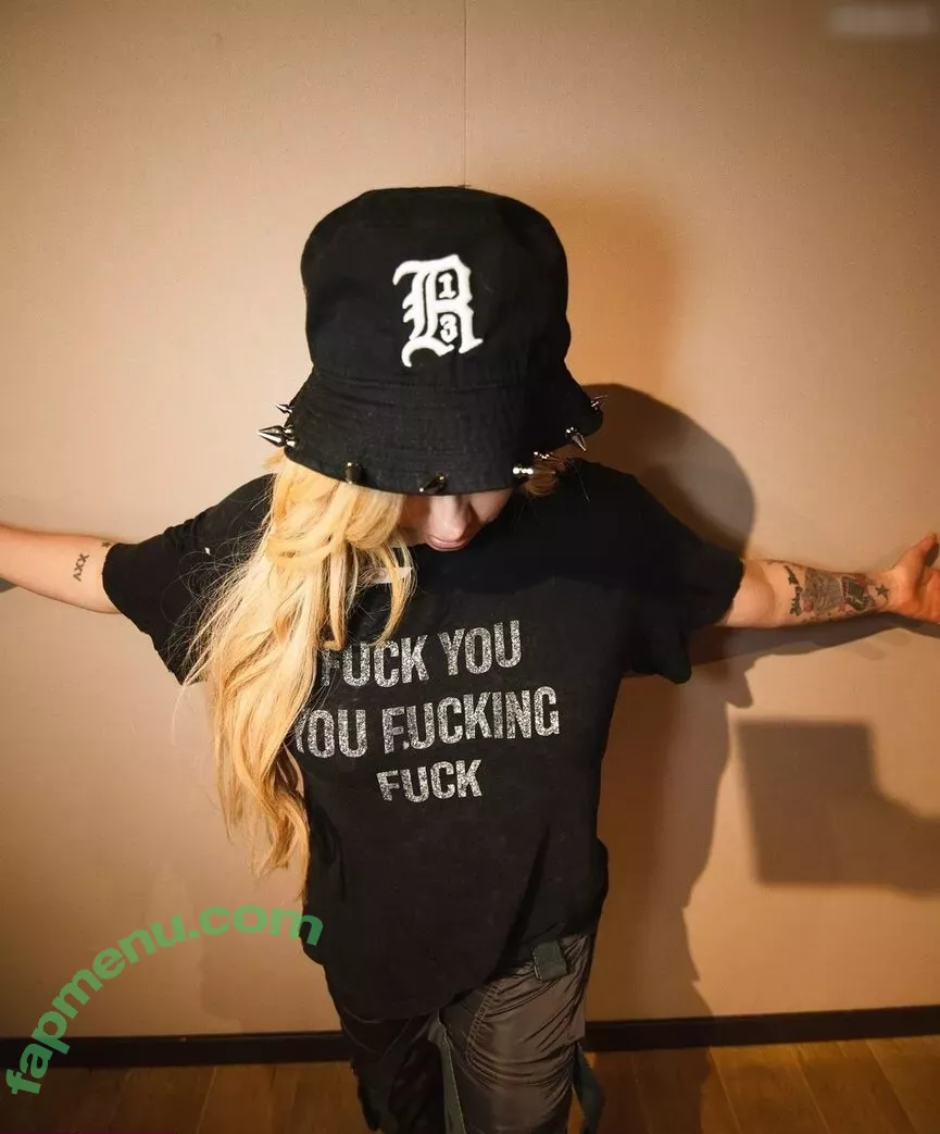 Avril Lavigne nude photo #0800 (AvrilLavigne)