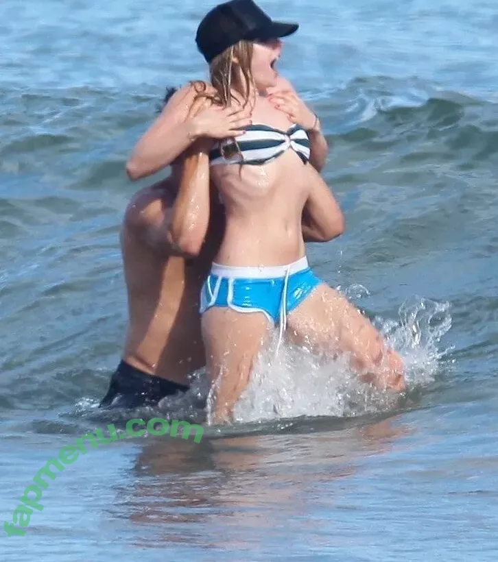 Avril Lavigne nude photo #0850 (AvrilLavigne)