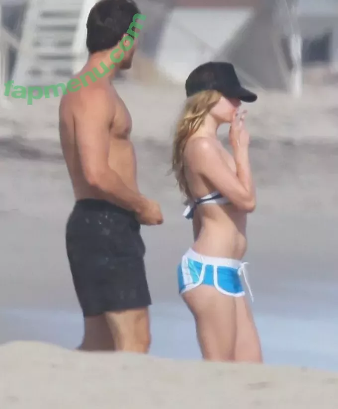 Avril Lavigne nude photo #0856 (AvrilLavigne)