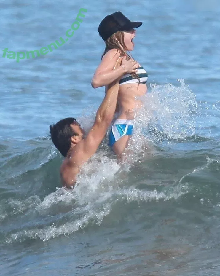 Avril Lavigne nude photo #0863 (AvrilLavigne)