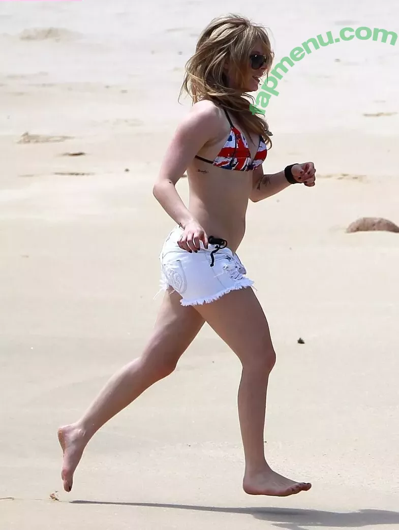 Avril Lavigne nude photo #0894 (AvrilLavigne)