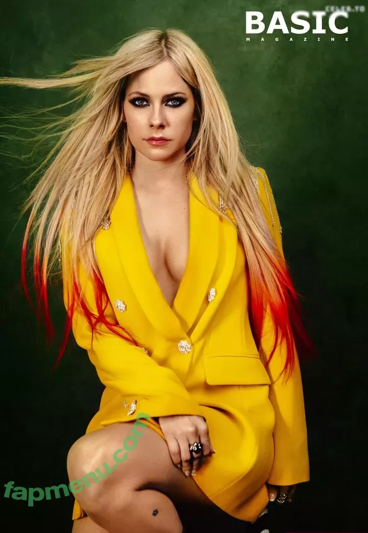 Avril Lavigne nude photo #0900 (AvrilLavigne)