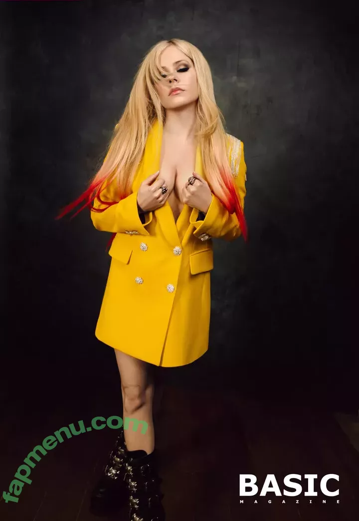 Avril Lavigne nude photo #0901 (AvrilLavigne)