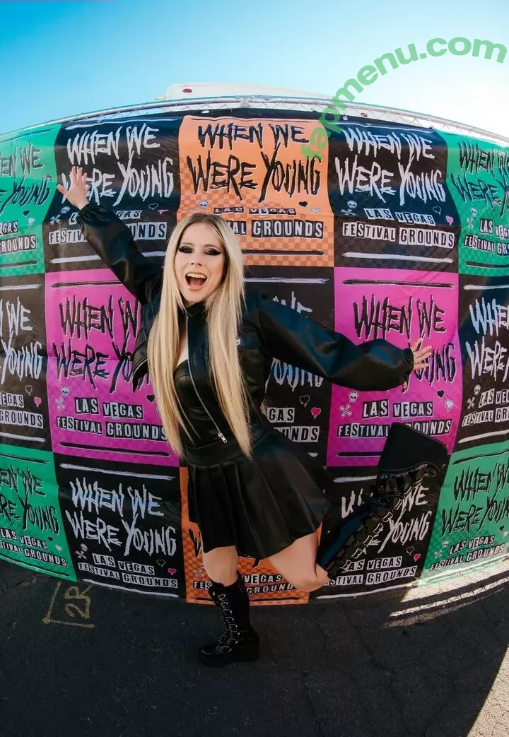 Avril Lavigne nude photo #0918 (AvrilLavigne)