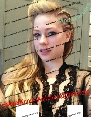 Avril Lavigne / AvrilLavigne nude photo #1289