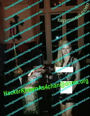 Avril Lavigne / AvrilLavigne nude photo #1290