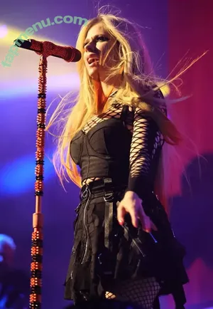 Avril Lavigne / AvrilLavigne nude photo #1316
