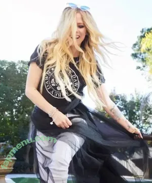 Avril Lavigne / AvrilLavigne nude photo #1358