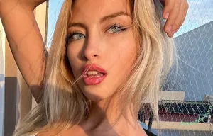 Avrilneels nude photo #0014