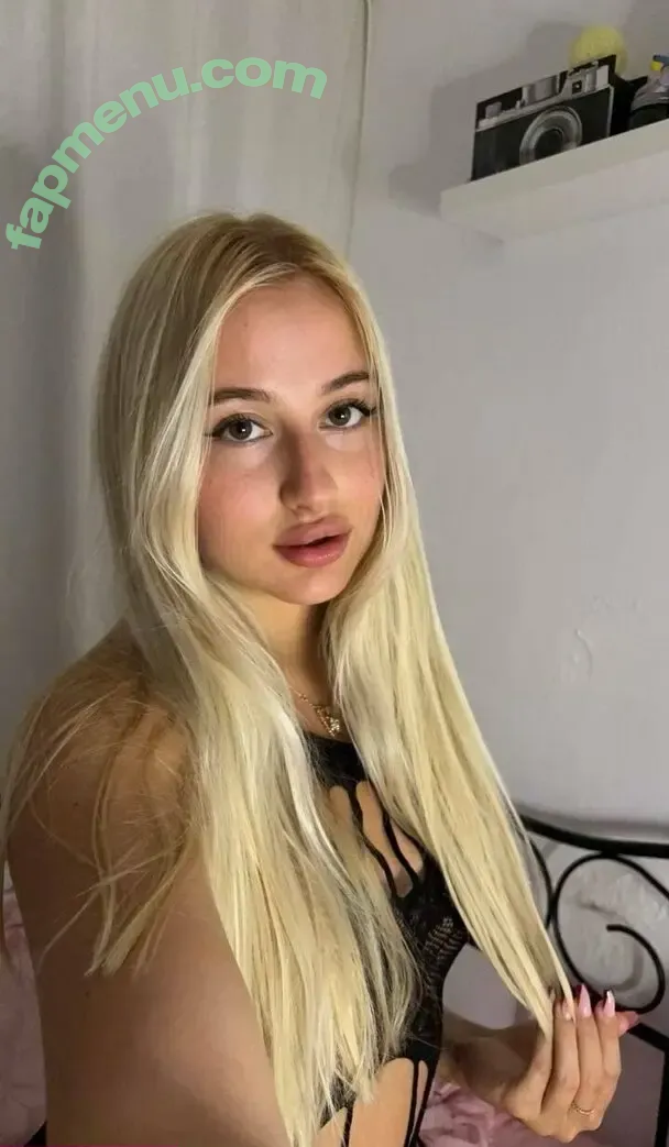 avroralady nude photo #0102 (avroralady)