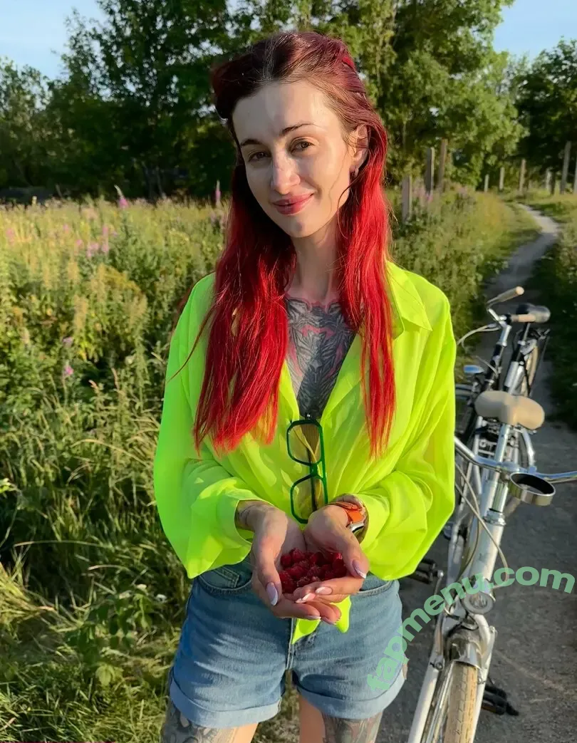 avrorasiren nude photo #0005 (avrorasiren)