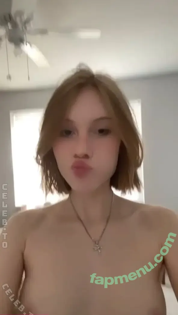 Avrrorka nude photo #0045 (Avrrorkar / avrora_saska)