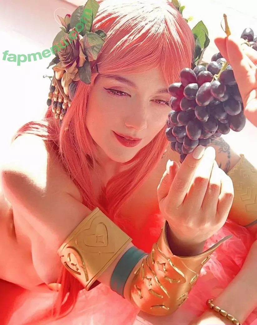 awesomi nude photo #0125 (Omi / Omi_COS / awes_omi)