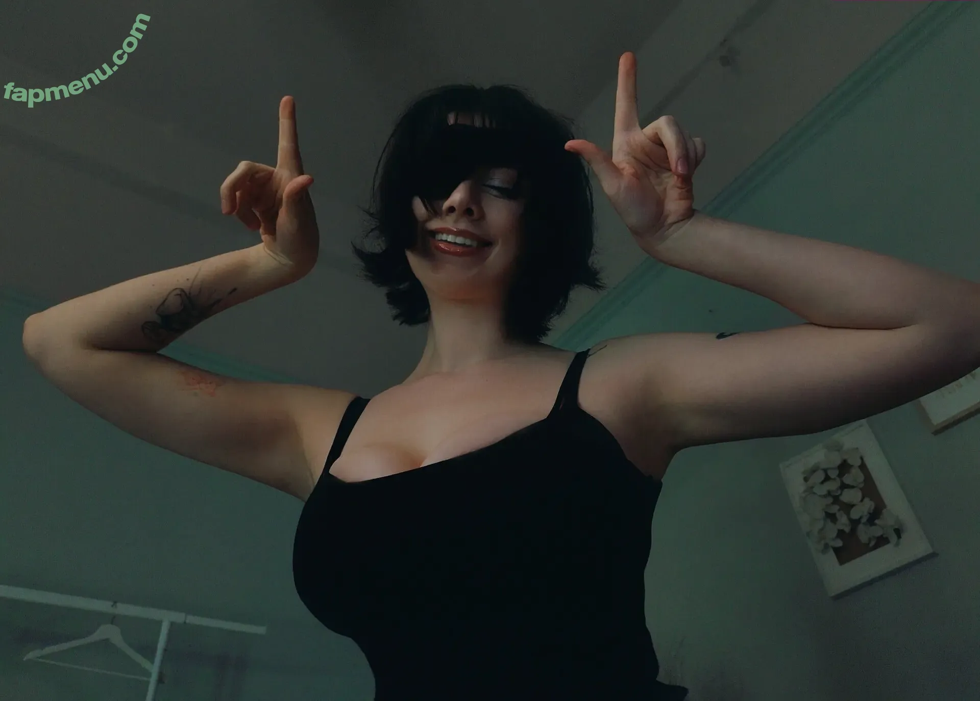 awesomi nude photo #0497 (Omi / Omi_COS / awes_omi)