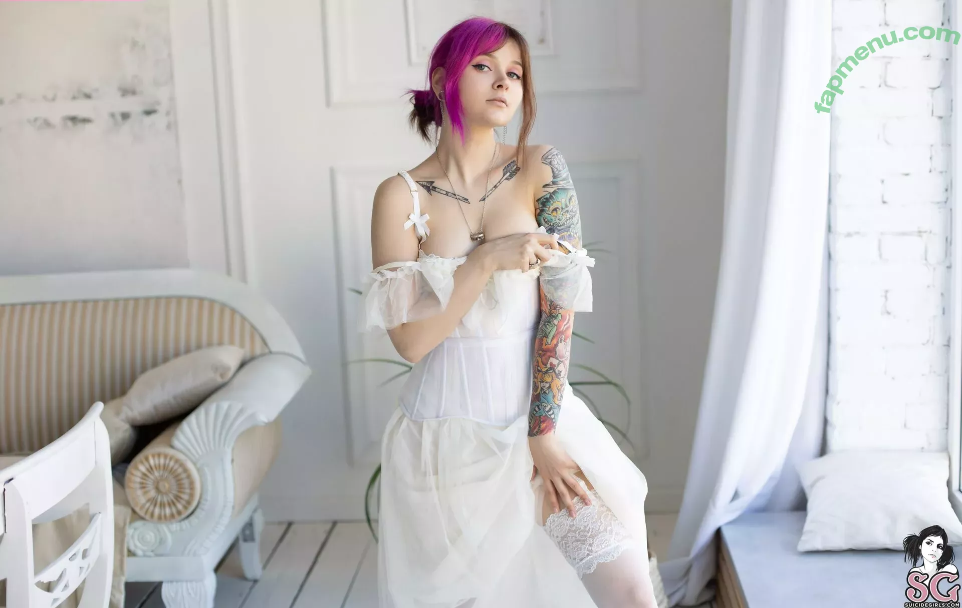 Awondrr nude photo #0026 (Alice Wonder / alicewonder_99 / awondrr_sg)