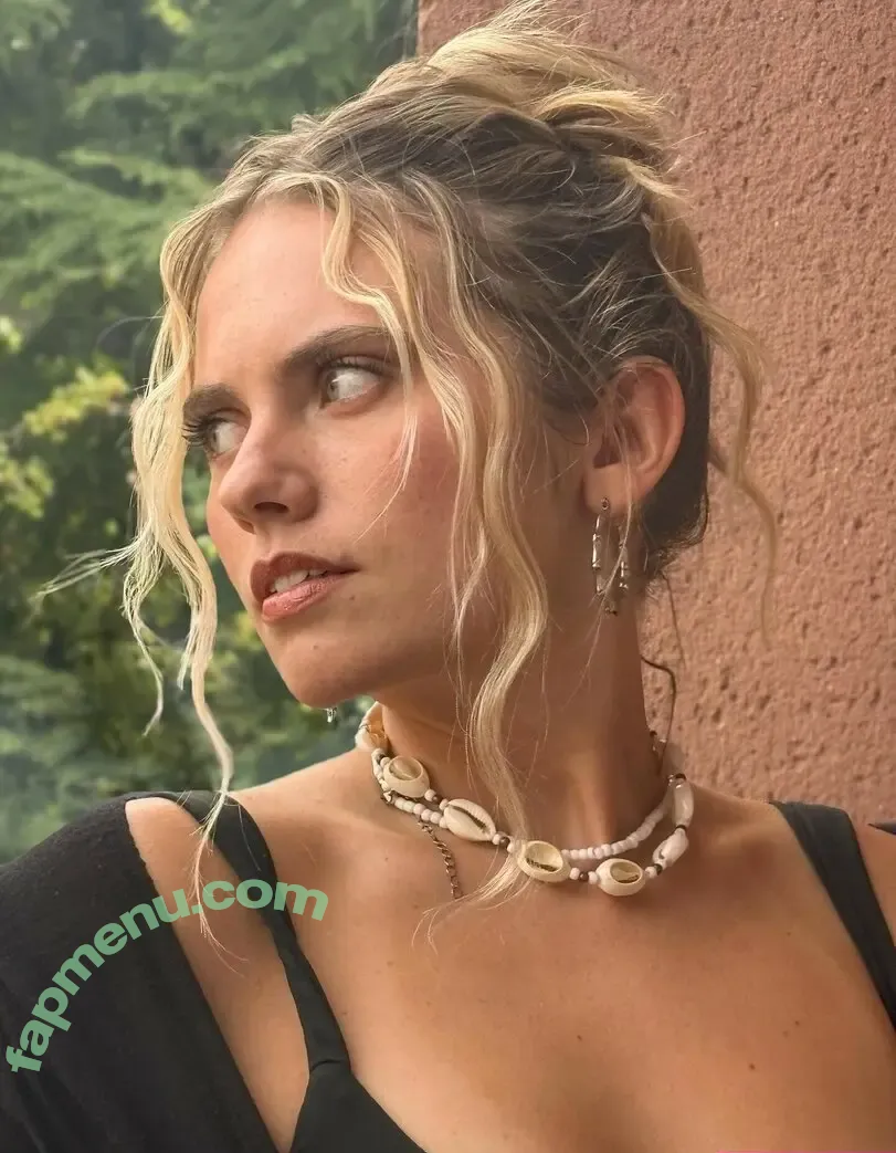 Axelle Maga nude photo #0193 (axelle.maga)